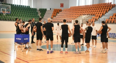 Çayırova Belediyesi Basketbol Takımı sezonu açtı