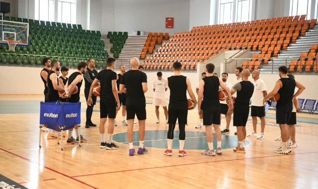 Çayırova Belediyesi Basketbol Takımı sezonu açtı