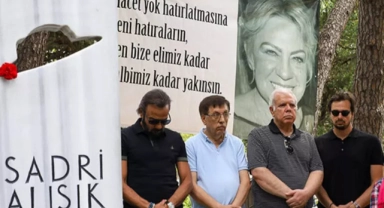 Çolpan İlhan doğum gününde mezarı başında anıldı