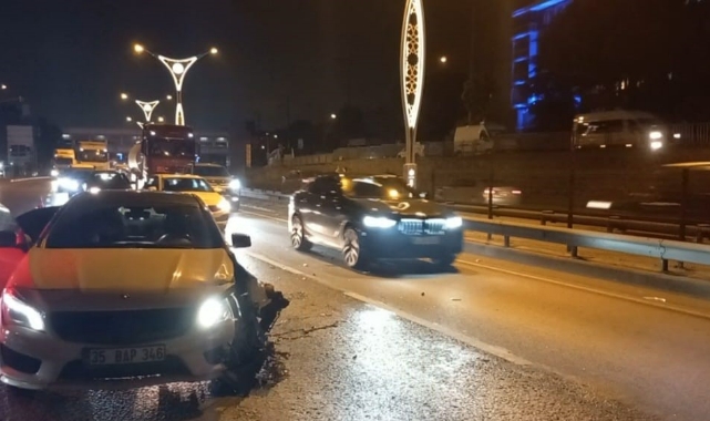 D-100’de 4 araç kazaya karıştı