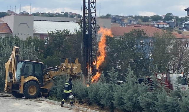 Doğal gaz borusu patladı felaketten dönüldü