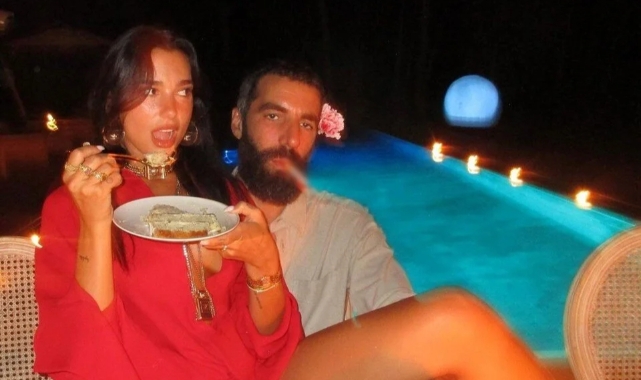 Dua Lipa'dan doğum günü yemeği