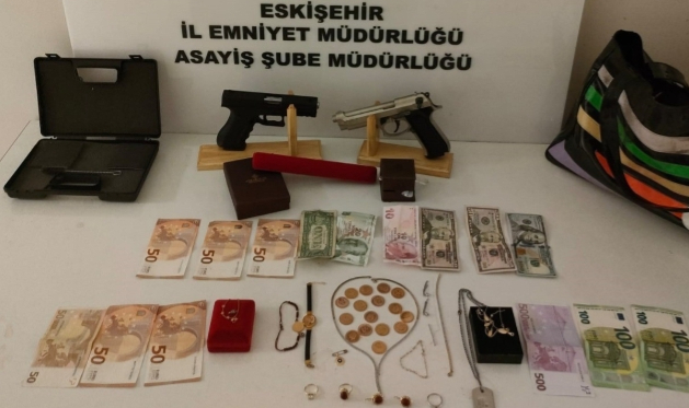 Dudak uçuklatan hırsızlığın şüphelileri yakalandı!