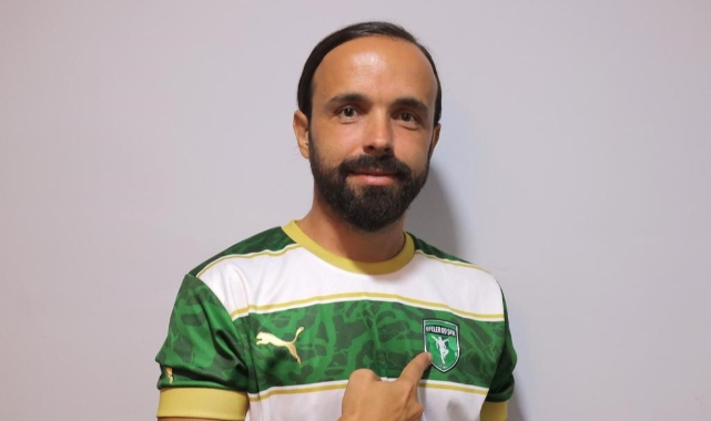 Efeler’den orta sahaya takviye
