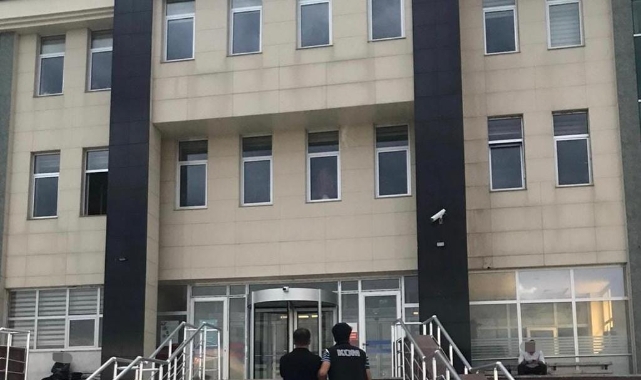 Ehliyet sınavında kopyaya suçüstü