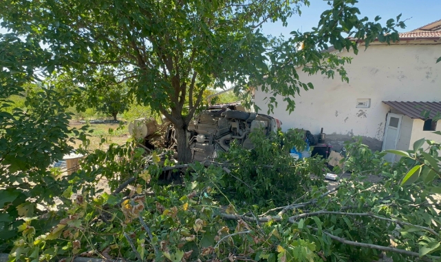 Elazığ’da otomobil bahçeye uçtu: 8 yaralı