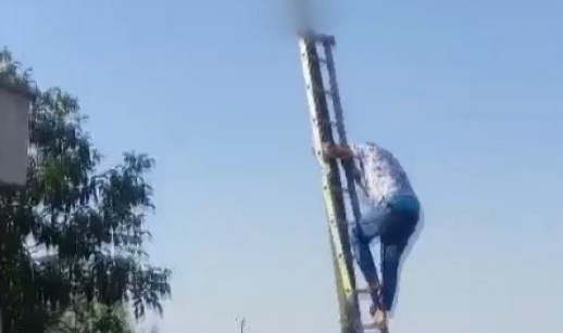 Elektrik direğine çıkan işçi, akıma kapılarak hayatını kaybetti