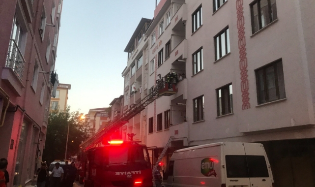 Elektrik panosundan çıkan yangın paniğe neden oldu