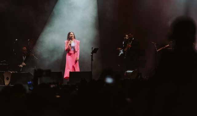 Elif Buse Doğan Erzurumluları coşturdu