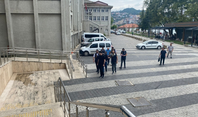 Emekliyi dolandıran 2 kişi tutuklandı
