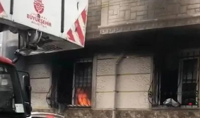 Eşi ve çocuklarının içinde bulunduğu daireyi yaktı