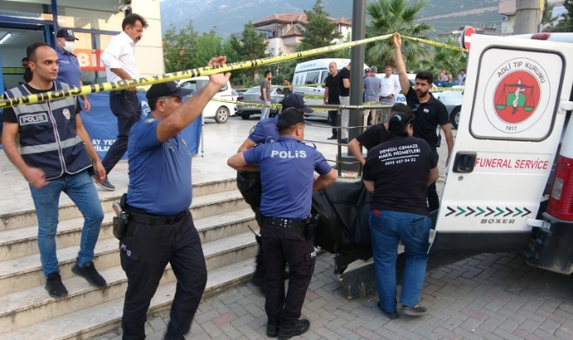 Eşini silahla vuran koca canına kıydı
