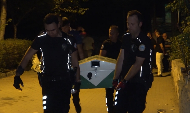 Eşinin sevgilisi olduğunu düşündü, kurşun yağmuruna tuttu