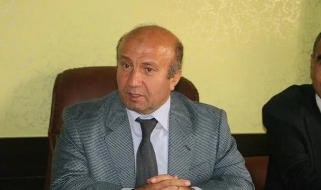 Eski bakan havuzda ölü bulundu