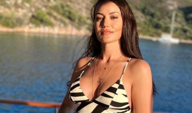 Fahriye Evcen, teknede mankenler gibi poz verdi