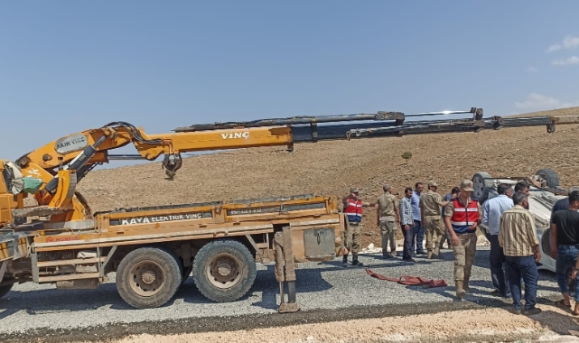 Feci kaza! Araç takla attı