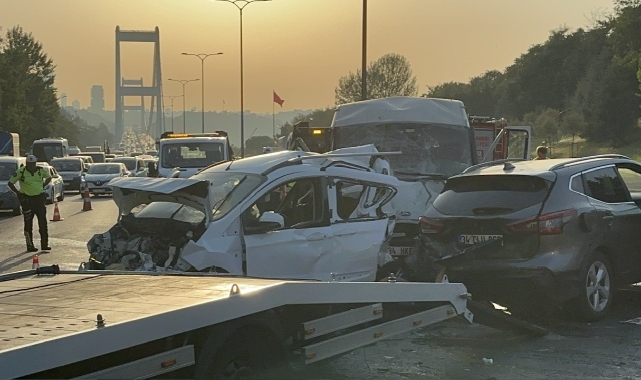 FSM Köprüsü'nde zincirleme kaza: 2'si ağır 5 yaralı