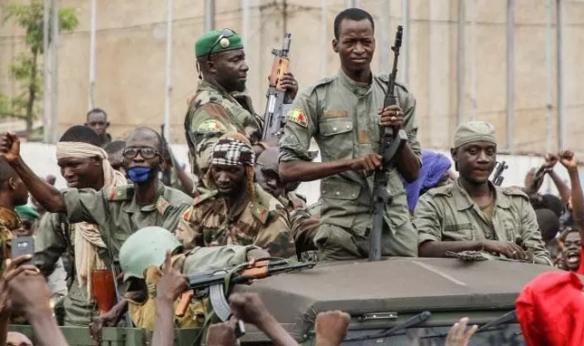 Gabon'da darbe! Asker yönetime el koydu