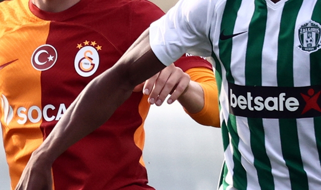 Galatasaray tur için sahaya çıkıyor