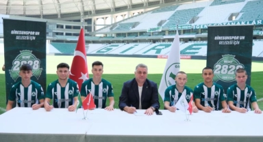 Giresunspor'dan imza şov