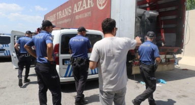 Göçmenleri taşıyan TIR sürücüsü tutuklandı