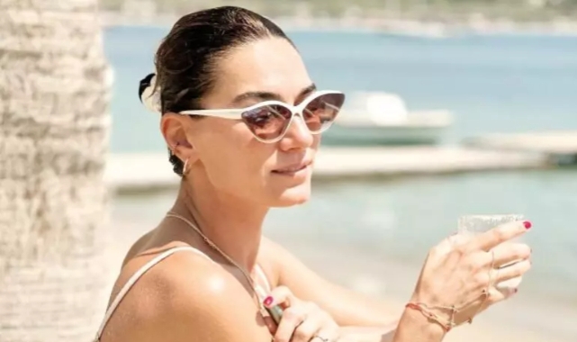 Hande'nin tatili sürüyor