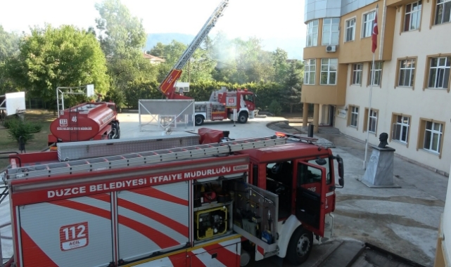 İmam hatip lisesinde çıkan yangın korkuttu