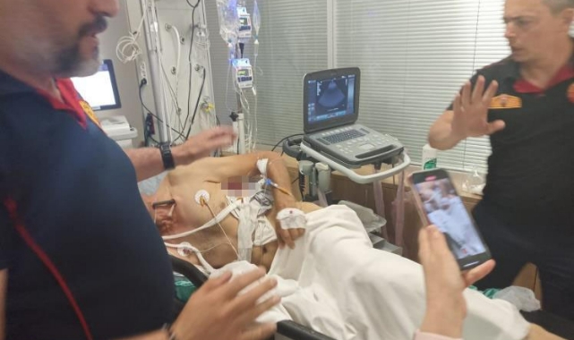 İnşaat işçisinin vücuduna 1,5 metrelik demir saplandı