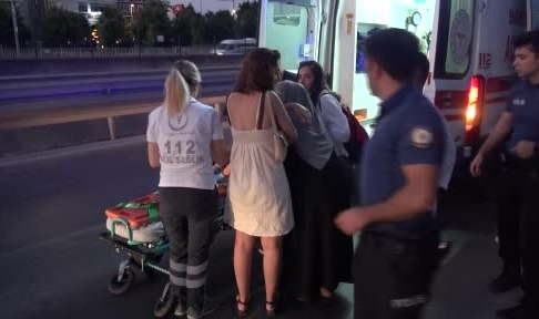 İş makinesi taşıyan TIR ile otomobil çarpıştı