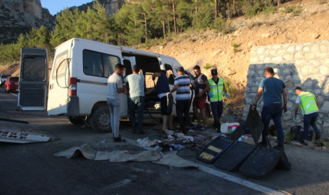 İşçi minibüsü kaza yaptı! 1 ölü 13 yaralı