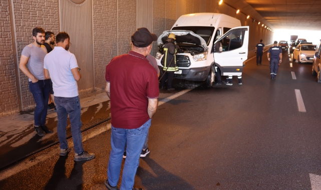 İşçi servisi yangını söndürüldü