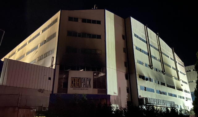 İstanbul'da fabrika yangını 20 saat sonunda söndürüldü