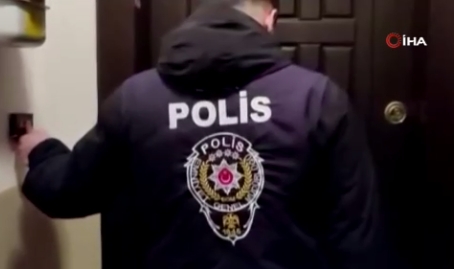 İstanbul'da internet dolandırıcılarına operasyon : 24 gözaltı