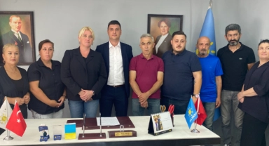 İYİ Parti'nin ilçe teşkilatında toplu istifa!