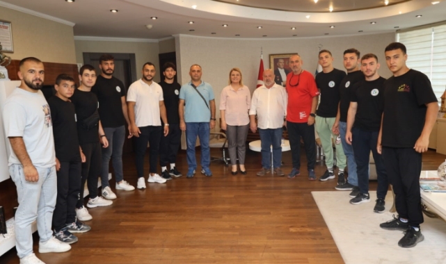 İzmitli pehlivanlar Manisa’da kol bağlayacak