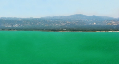 İznik Gölü turkuaza büründü!