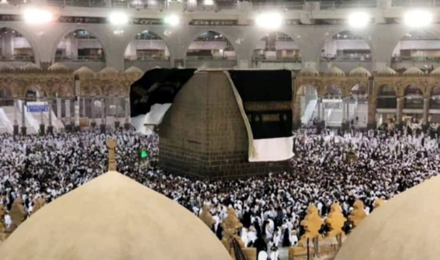 Kabe’de şiddetli yağış ve fırtına