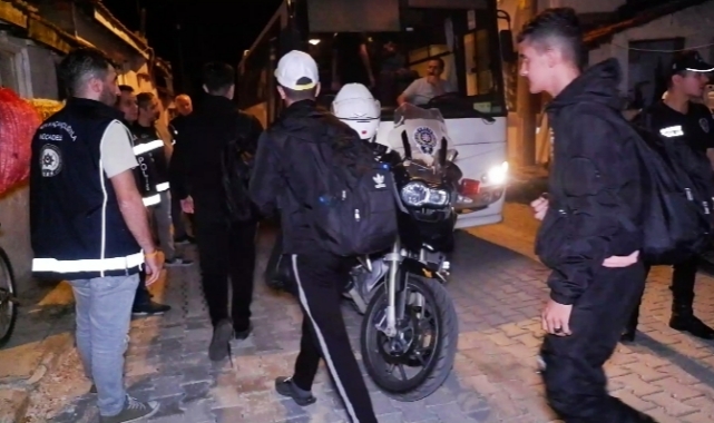 Kaçak göçmen operasyonu: 111 göçmen yakalandı
