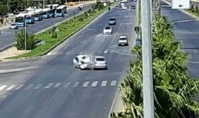 Kahramanmaraş’ta iki otomobil çarpıştı: 5 yaralı