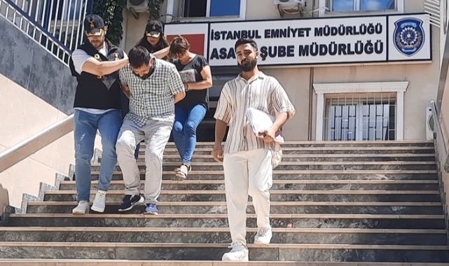 Kapıyı açamayınca iş yerinin duvarını deldiler!