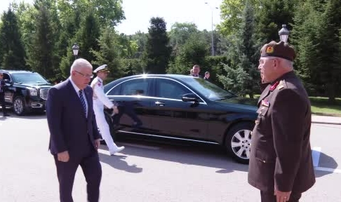Kara ve Hava Kuvvetleri'nde devir teslim töreni