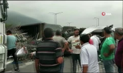 Karşı şeride geçen TIR otomobile çarptı! 1 ölü, 2 yaralı
