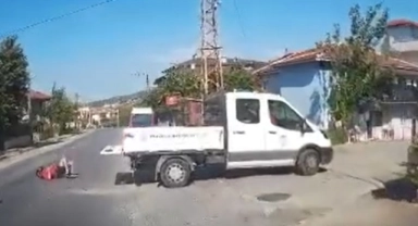 Kaza anı araç kamerasına yansıdı
