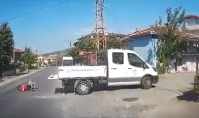 Kaza anı araç kamerasına yansıdı