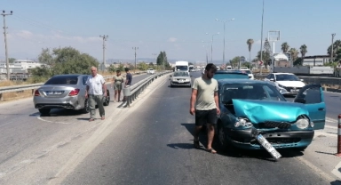 Kaza sonrası sürücüler birbirine girdi