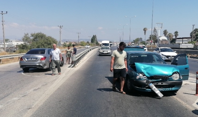 Kaza sonrası sürücüler birbirine girdi