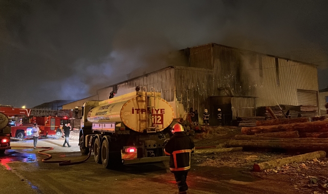 Kereste imalathanesi alevlere teslim oldu