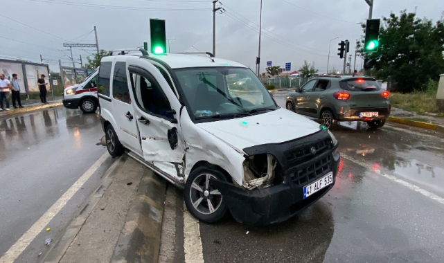 Kocaeli'de trafik kazası: 4 yaralı