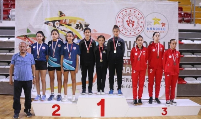 Kocasinan Masa Tenisi Takımı Şampiyon Oldu