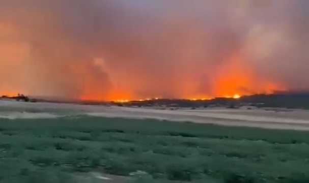 Komşudaki yangın etkisini sürdürüyor